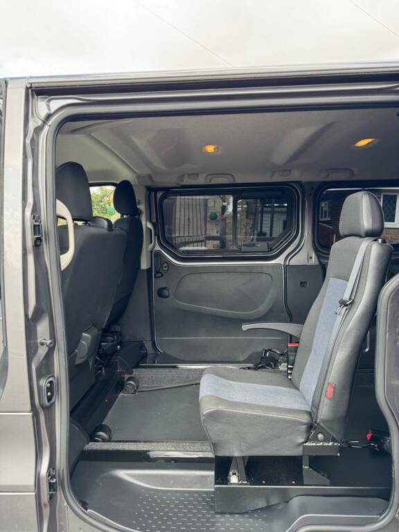 Renault Trafic Mpv Green #12
