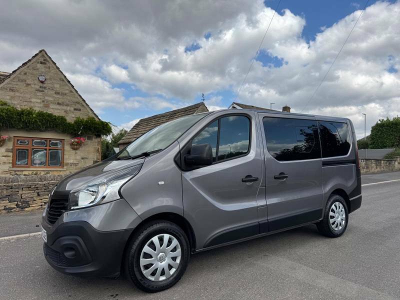 Renault Trafic Mpv Green #1