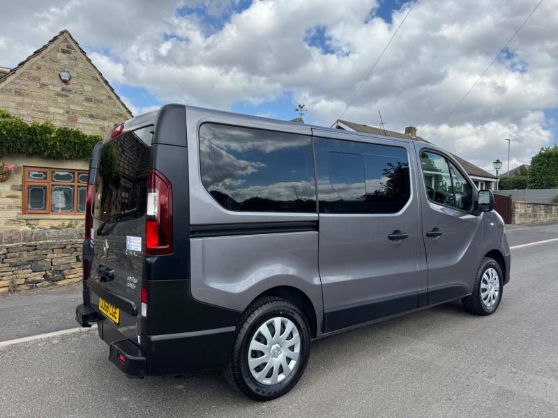 Renault Trafic Mpv Green #6