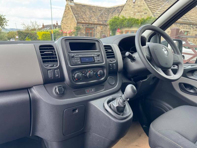 Renault Trafic Mpv Green #13