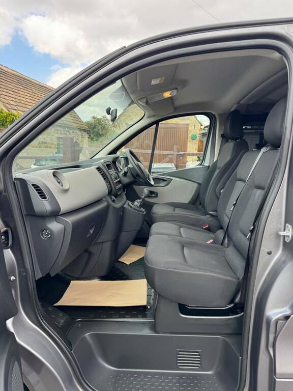 Renault Trafic Mpv Green #9