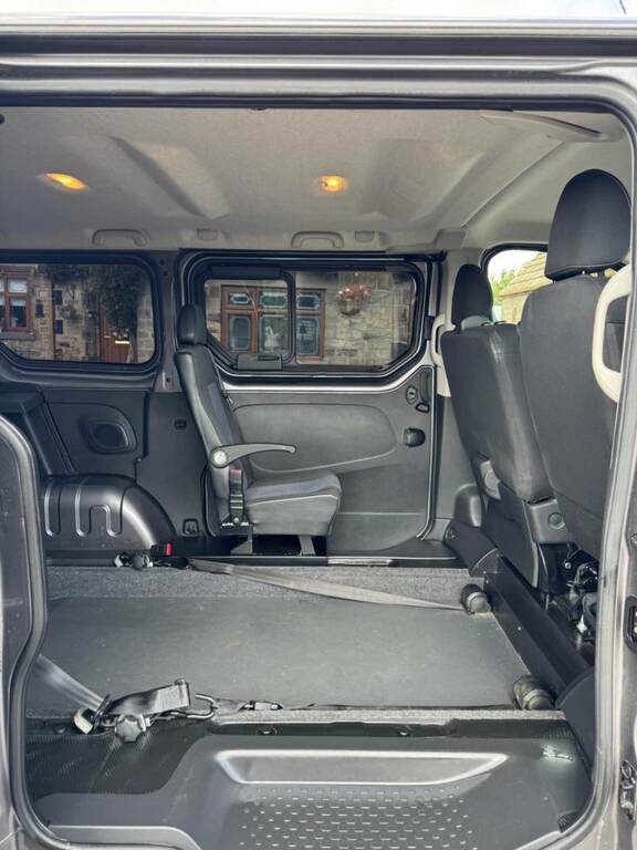 Renault Trafic Mpv Green #11