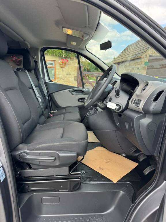 Renault Trafic Mpv Green #10