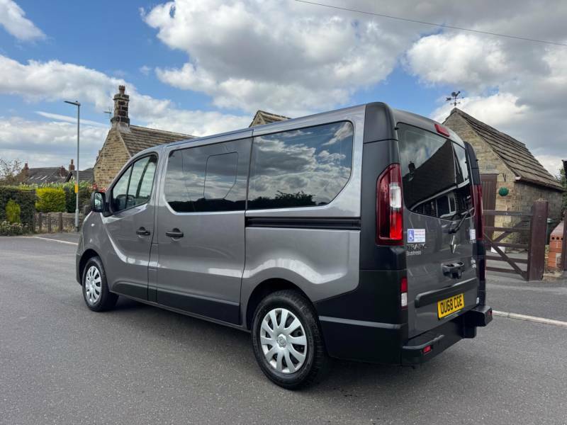 Renault Trafic Mpv Green #8