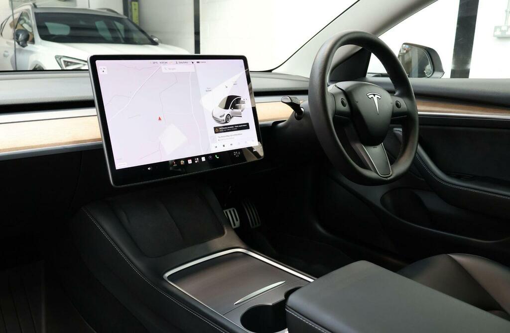 Tesla Model 3 Saloon AF71UMG White #6
