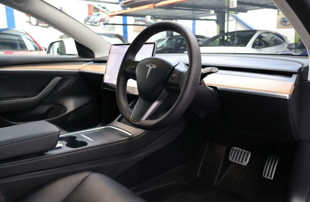 Tesla Model 3 Saloon AF71UMG White #2