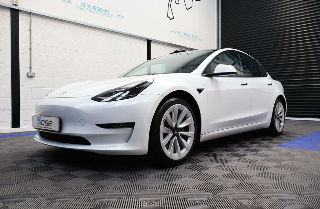 Tesla Model 3 Saloon AF71UMG White #3
