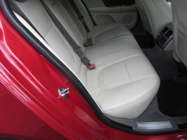 Jaguar XF 2.2D 200 Premium Luxury Red #2