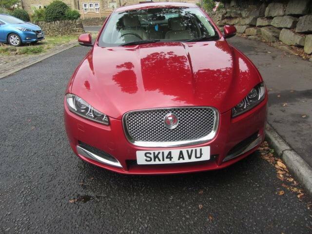 Jaguar XF 2.2D 200 Premium Luxury Red #3