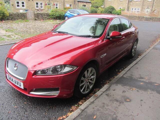 Jaguar XF 2.2D 200 Premium Luxury Red #4