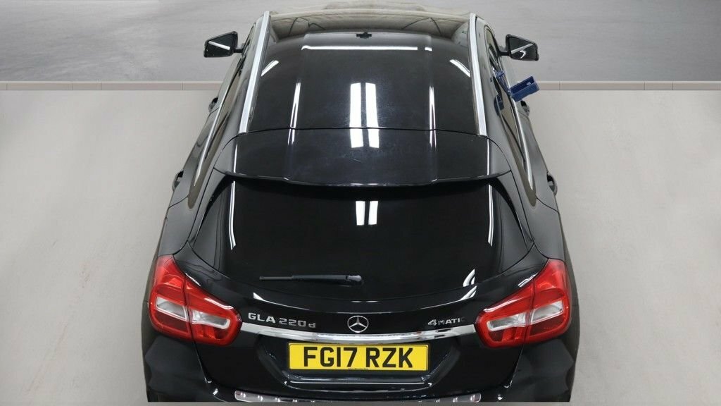 Mercedes-Benz GLA Class 2L Amg Line Black #6