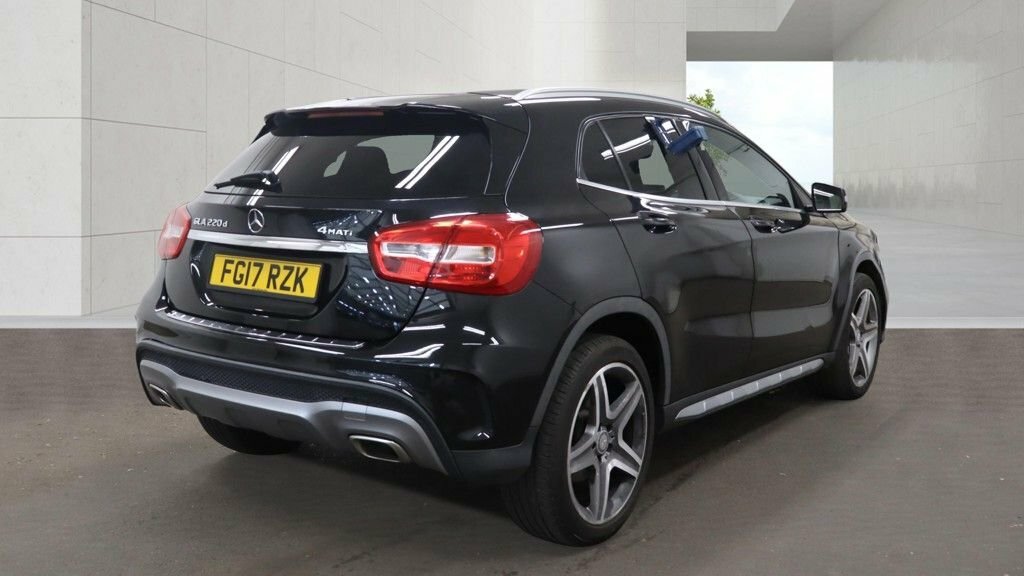 Mercedes-Benz GLA Class 2L Amg Line Black #4