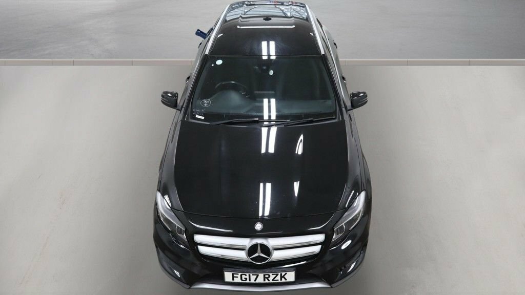 Mercedes-Benz GLA Class 2L Amg Line Black #5