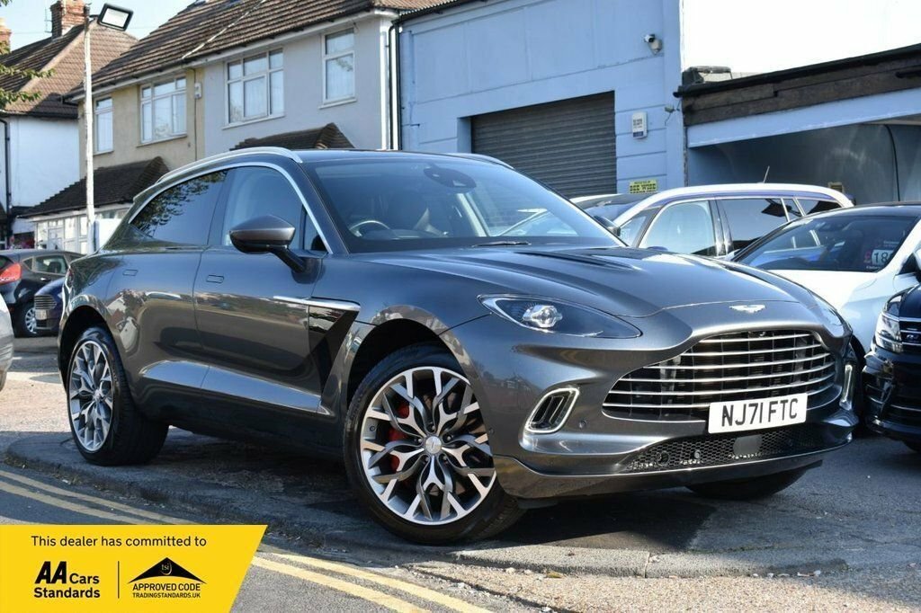 Aston Martin DBX V8 Silver