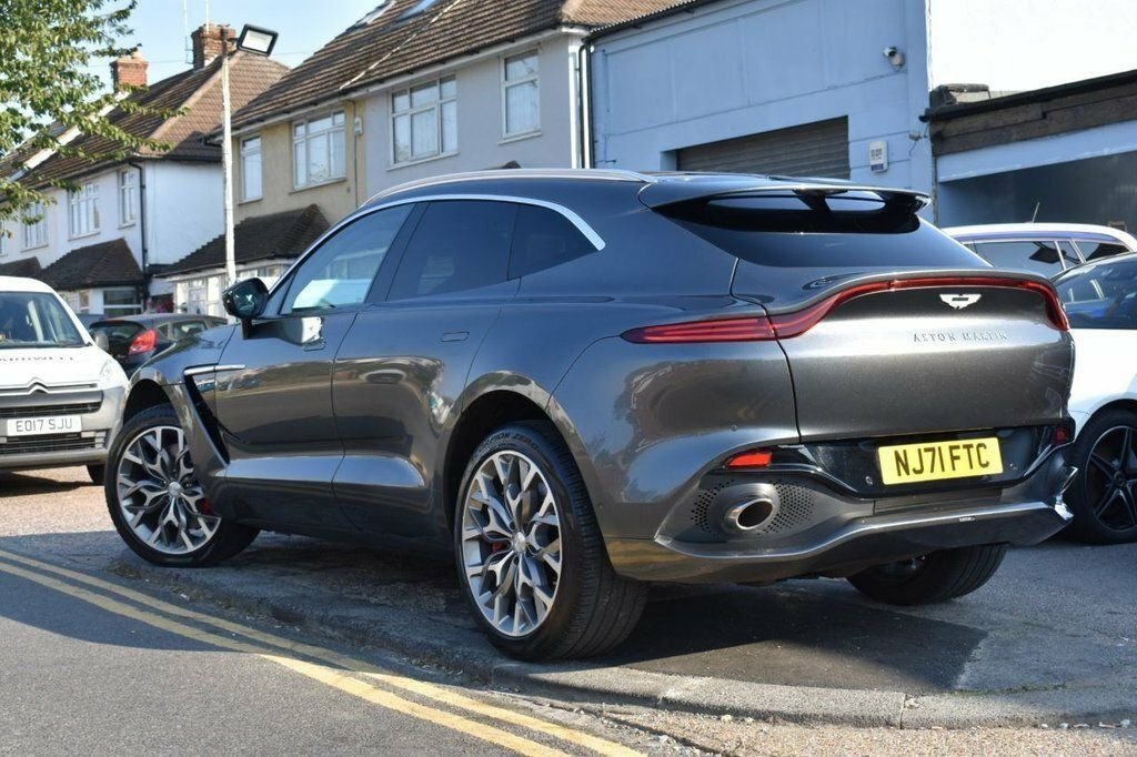 Aston Martin DBX V8 Silver #4