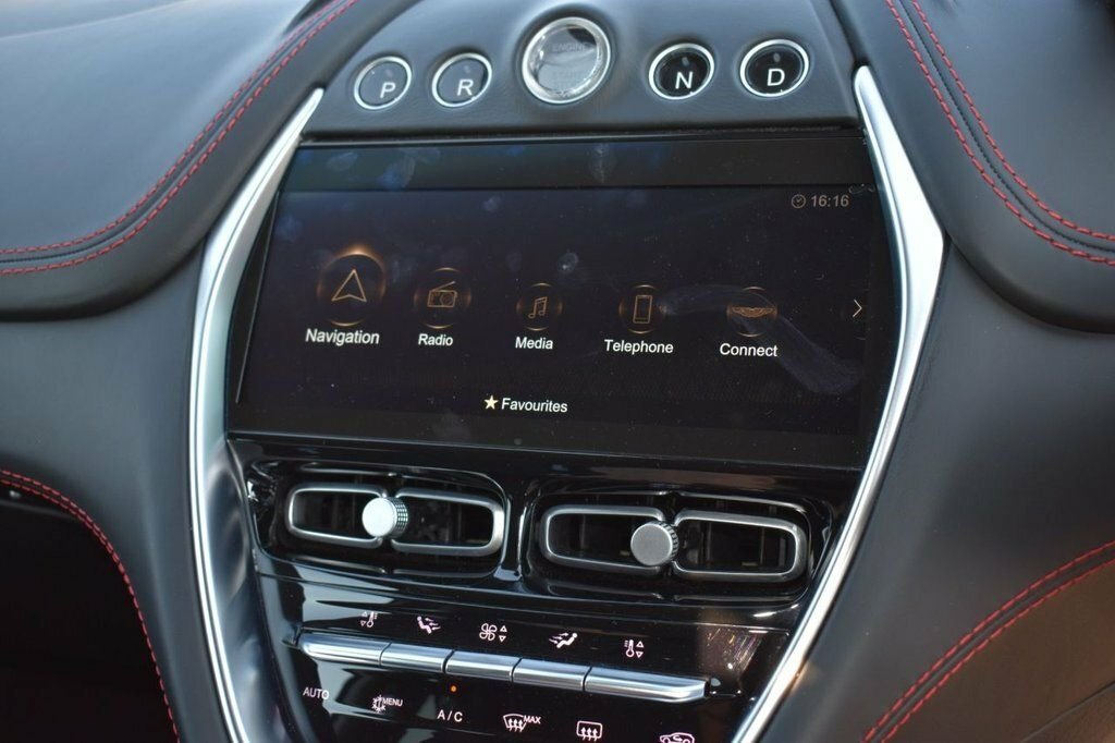 Aston Martin DBX Hatchback Green #19