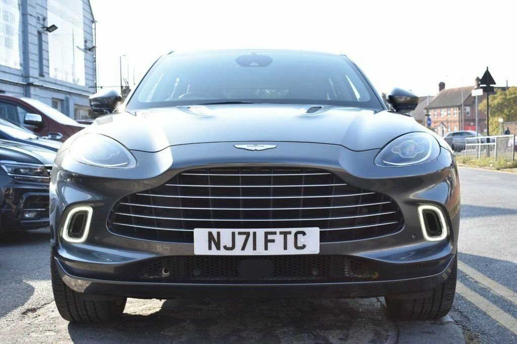 Aston Martin DBX V8 Silver #2
