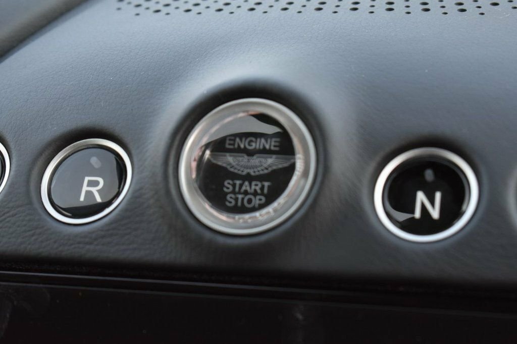 Aston Martin DBX Hatchback Green #11