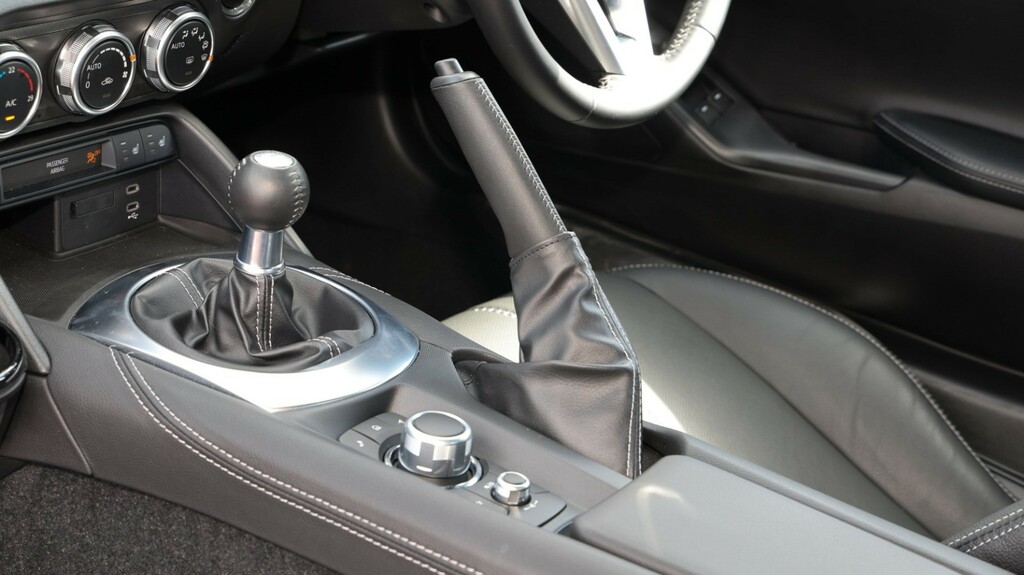 Mazda MX-5 1.5 132 Exclusive-line White #22