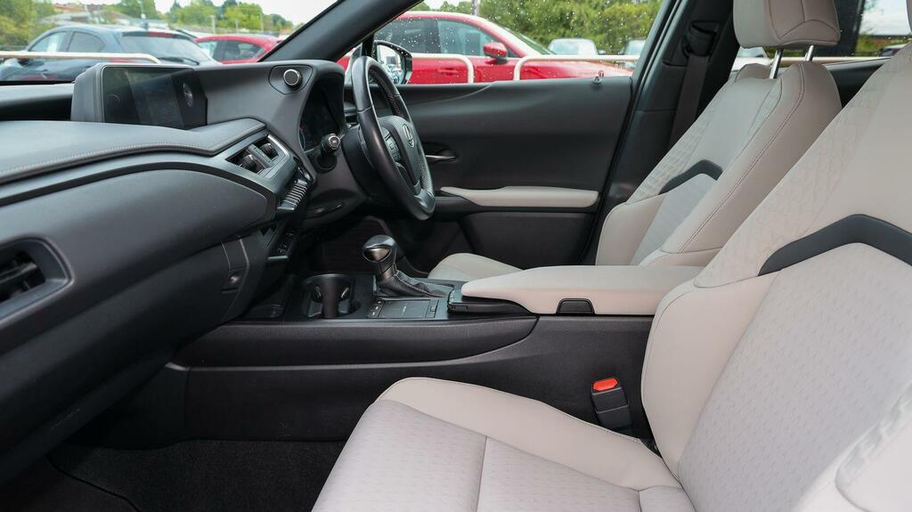 Lexus UX 2.0 250H Premium Sport Edition Suv Hybr Grey #5