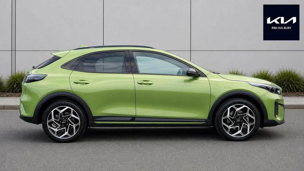 Kia Xceed Hatchback Red #9