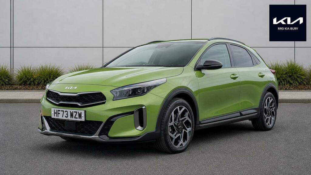 Kia Xceed Hatchback Red #3