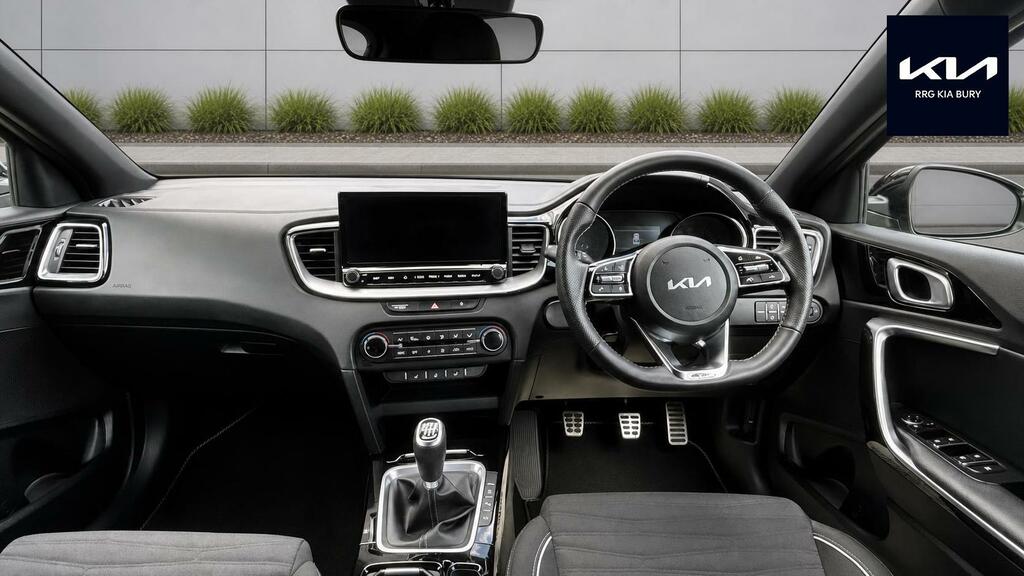 Kia Xceed Hatchback Red #12