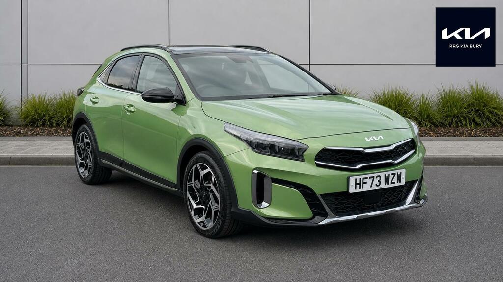 Kia Xceed Hatchback Red #1