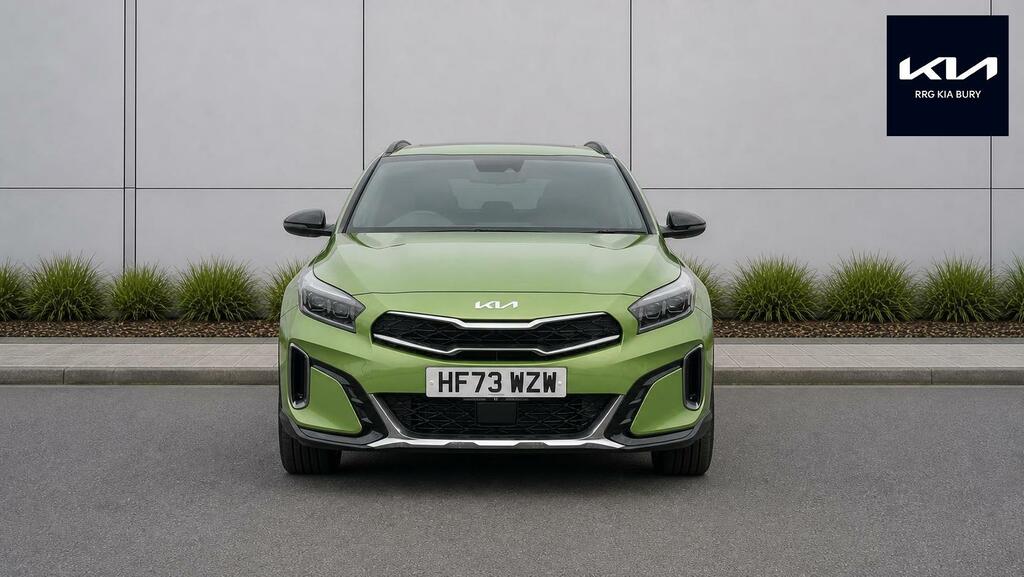 Kia Xceed Hatchback Red #2