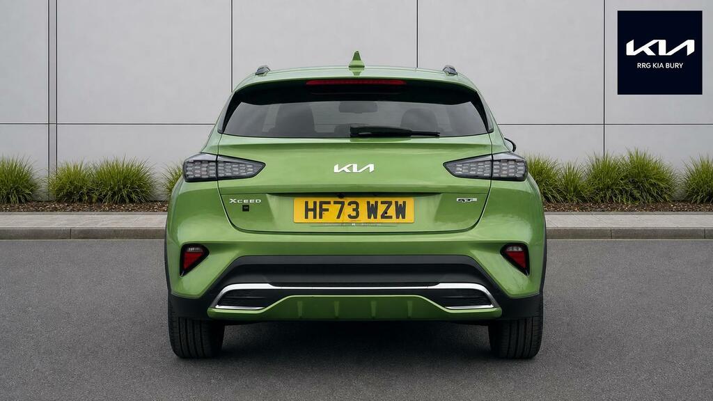 Kia Xceed Hatchback Red #7