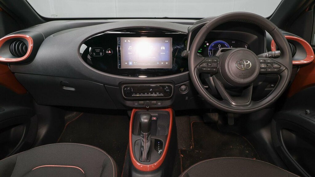 Toyota Aygo X 1.5H 49Kwh Design Cvt Euro 6 Ss #6