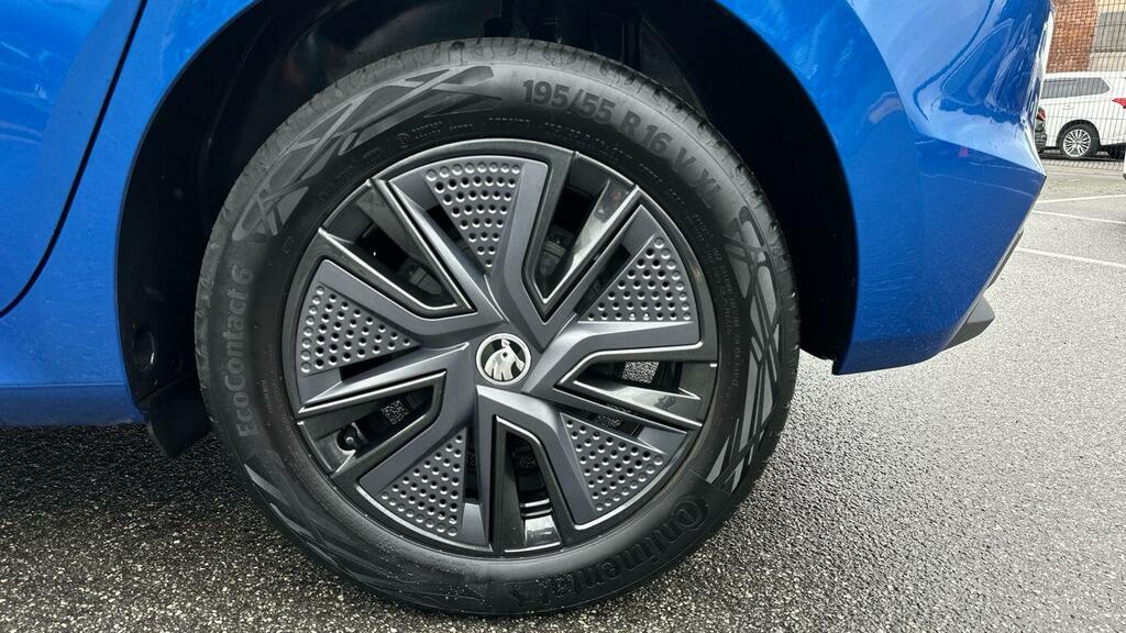 Skoda Fabia 1.0 Tsi Colour Edition Blue #5