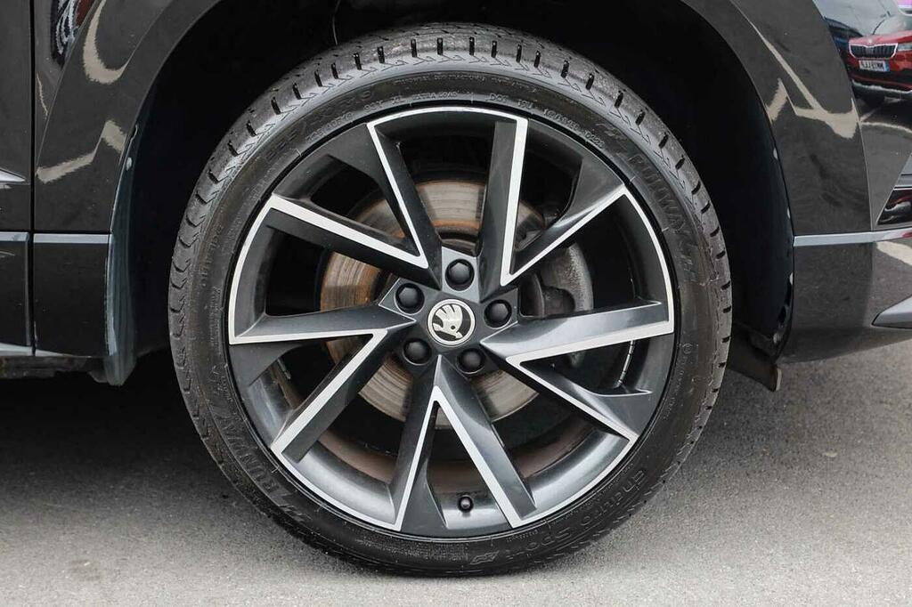 Skoda Karoq Suv 1.5 Tsi 150Ps Sportline Act Dsg Black #5