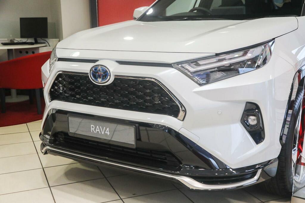 Toyota Yaris Cross 1.5 Vvt-h Design E-cvt Euro 6 Ss White #2
