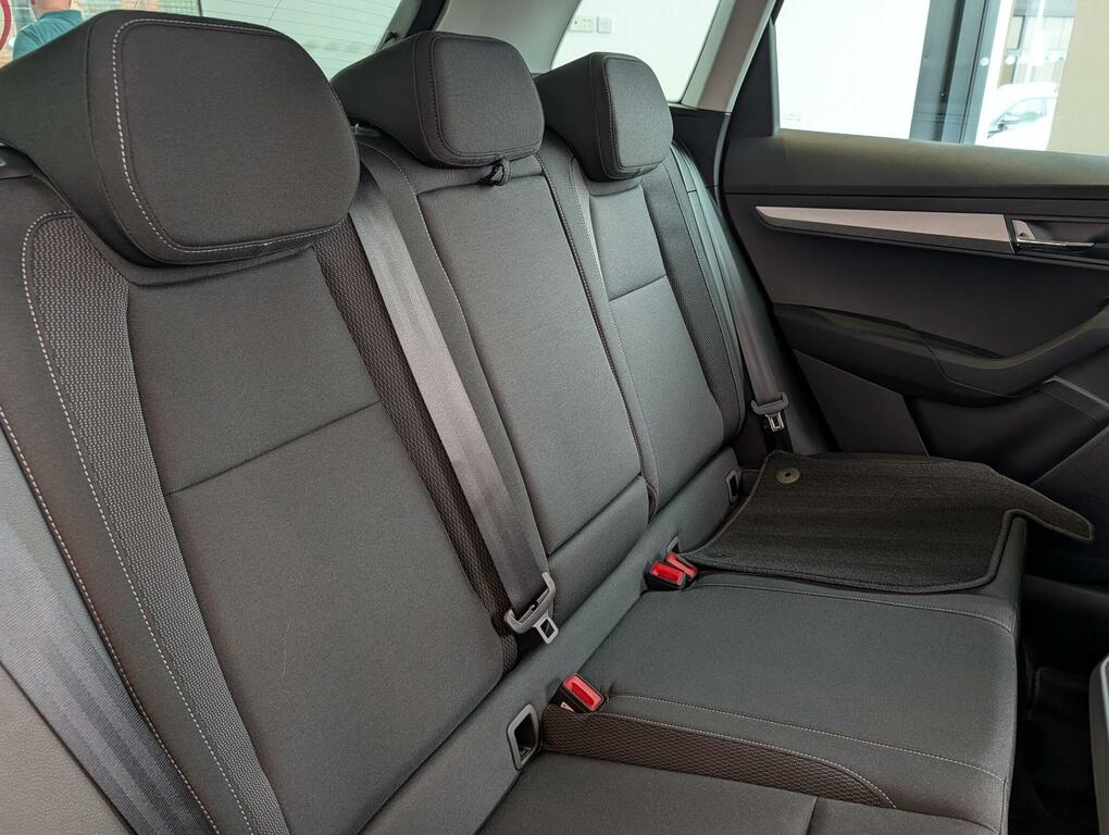 Skoda Karoq 1.5 Tsi Act Se Edition Euro 6 Ss Grey #6