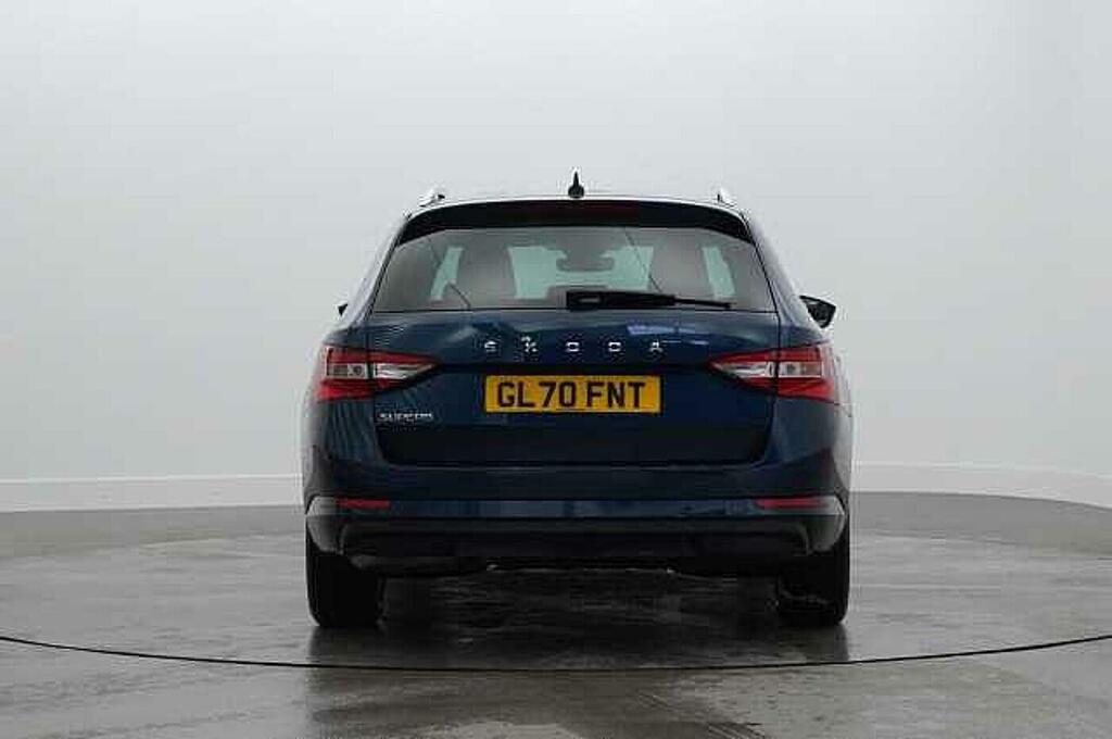 Skoda Superb Hatchback White #8