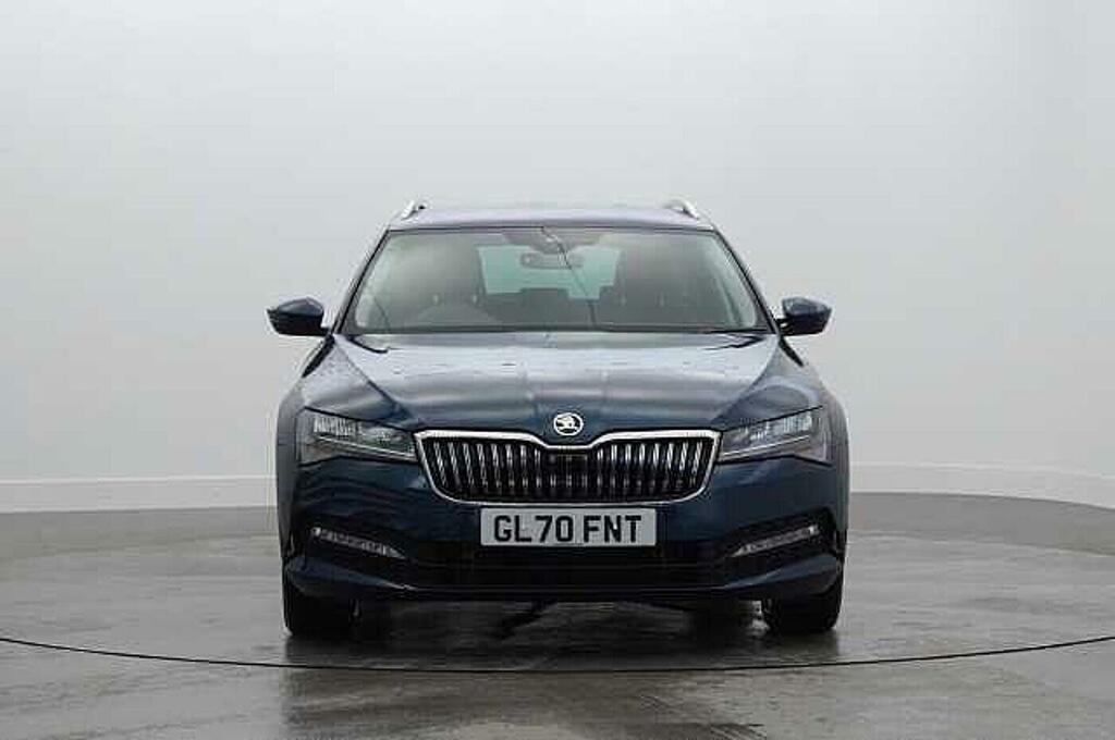Skoda Superb Hatchback White #7