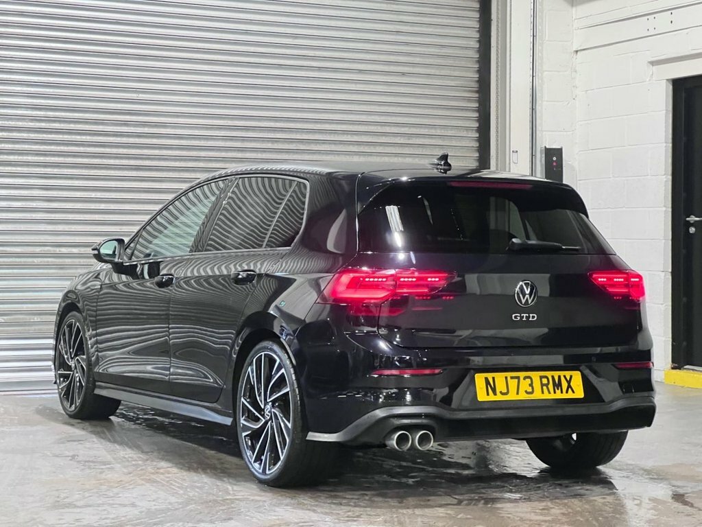 Volkswagen Golf 2L Gtd NJ73RMX Black #4