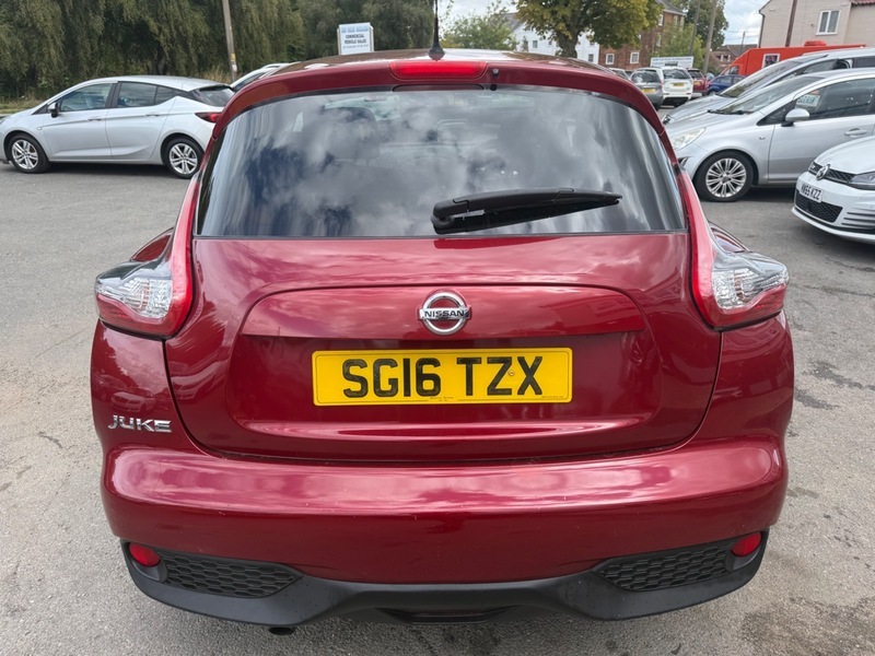 Nissan Juke Tekna Dig-t Red #4