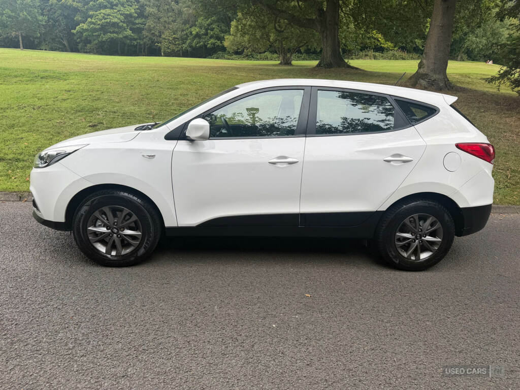 Hyundai Ix35 1.7 Crdi S 2Wd White #5