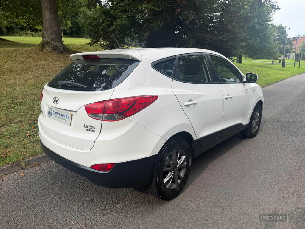 Hyundai Ix35 1.7 Crdi S 2Wd White #3