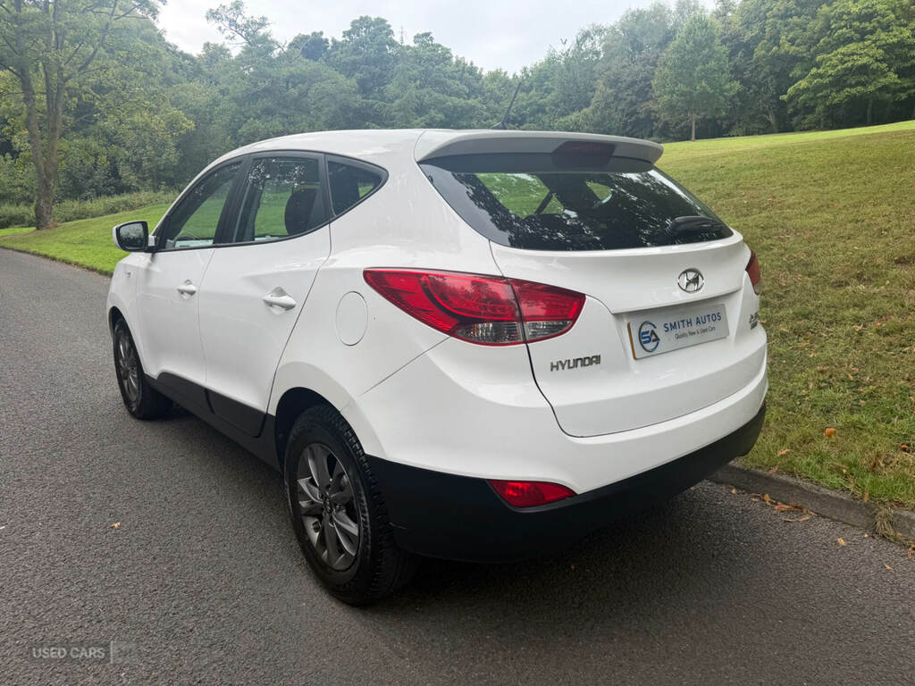 Hyundai Ix35 1.7 Crdi S 2Wd White #6