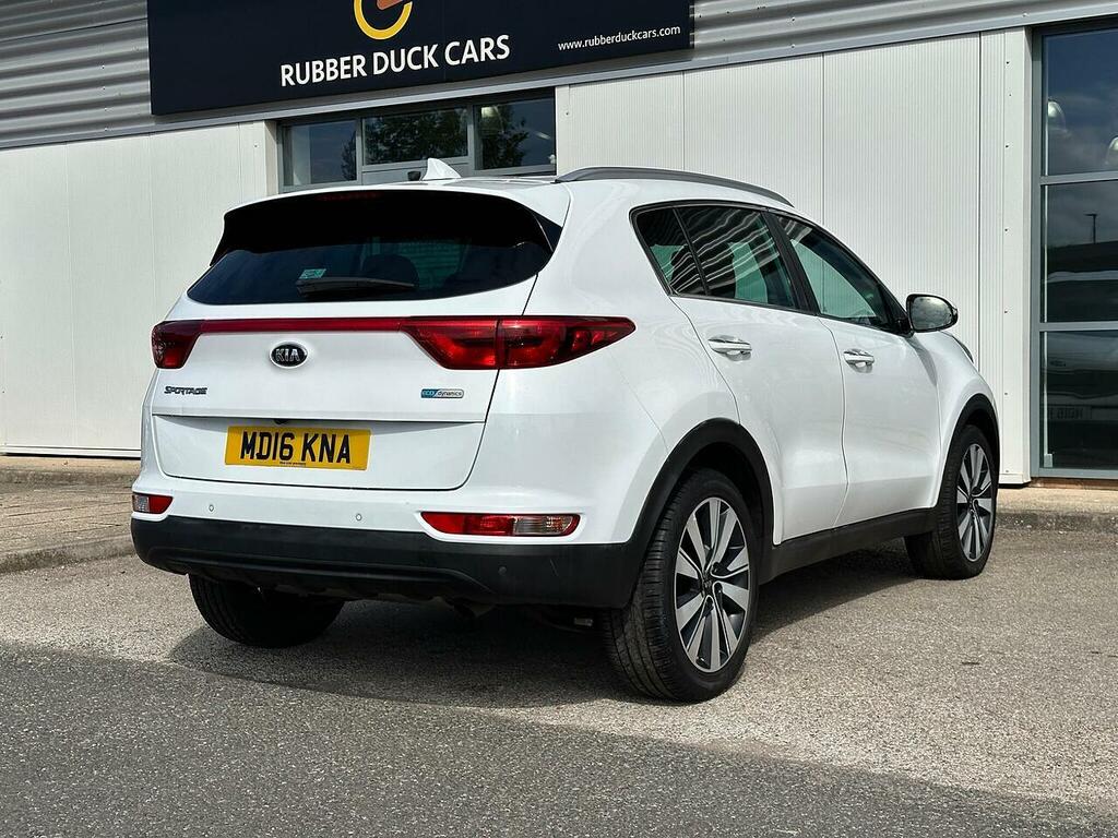 Kia Sportage 1.7 Crdi 3 Euro 6 Ss White #4