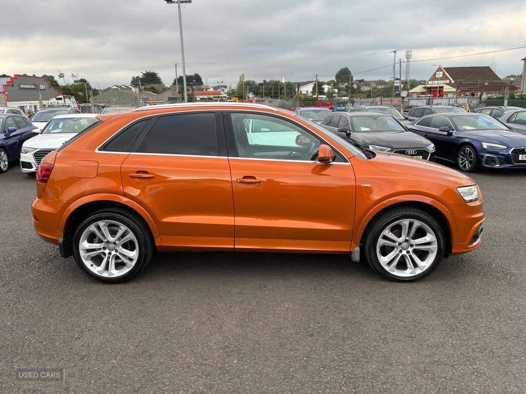 Audi Q3 Black #4