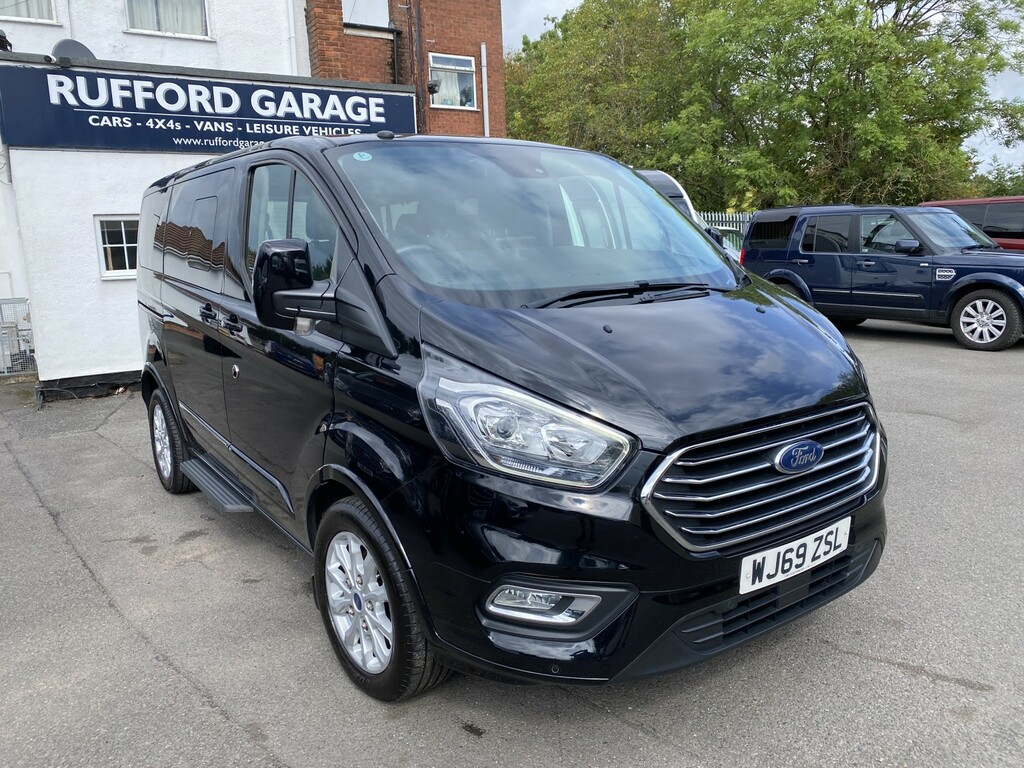 Ford Tourneo Custom Minibus 2.0 310 Ecoblue Titanium 201969 Black
