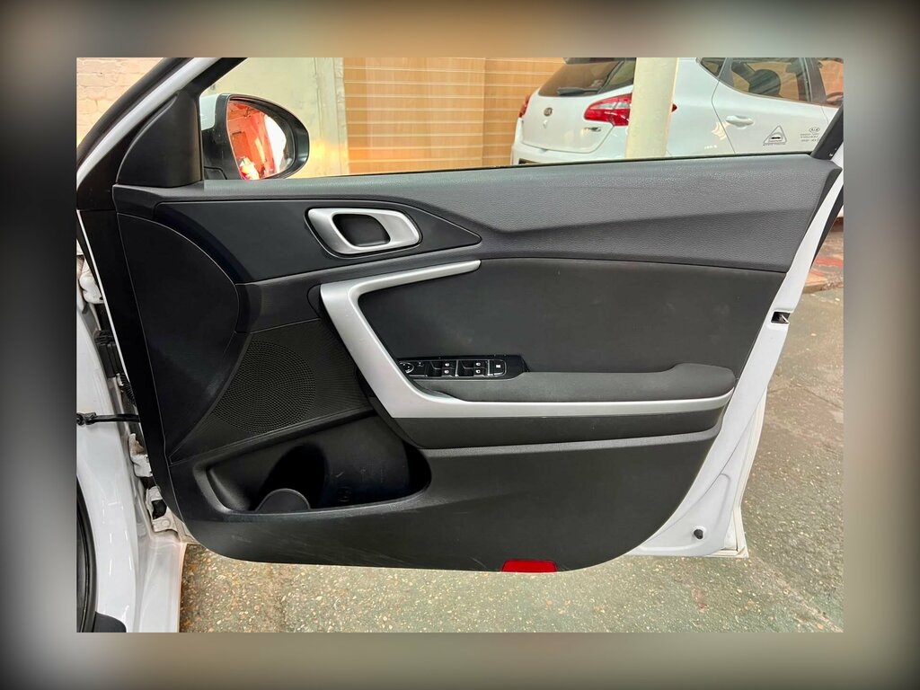 Kia Ceed Blue #25