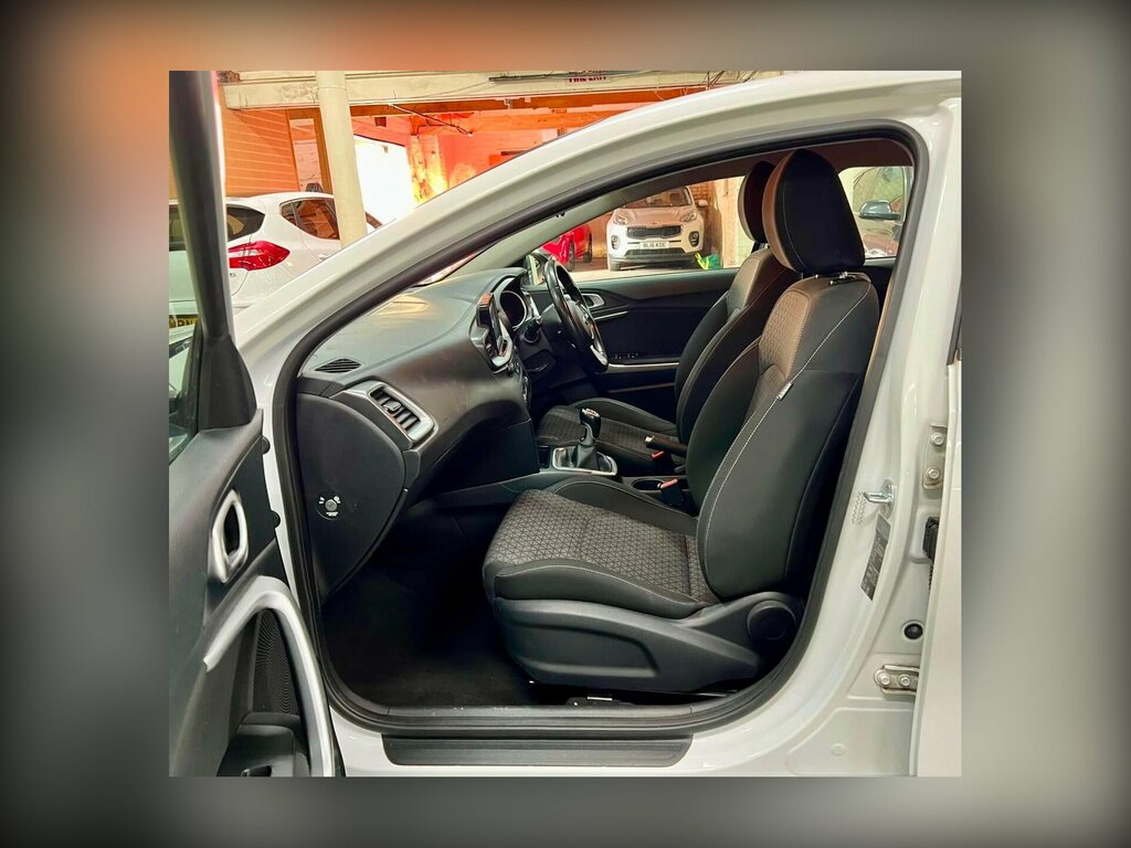Kia Ceed Blue #16