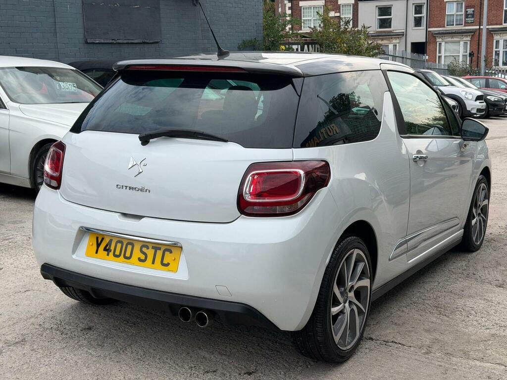 Citroen DS3 1.6 Thp Dstyle Techno Euro 5 Y400STC White #4