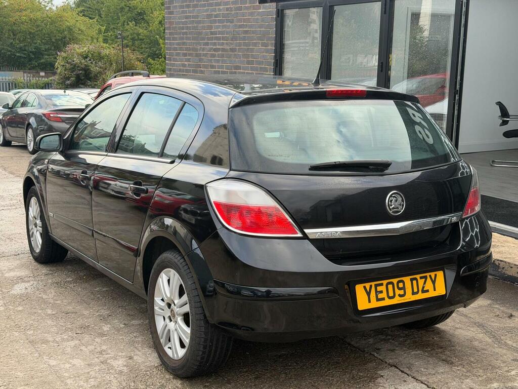 Vauxhall Astra 1.8I 16V Design Black #6