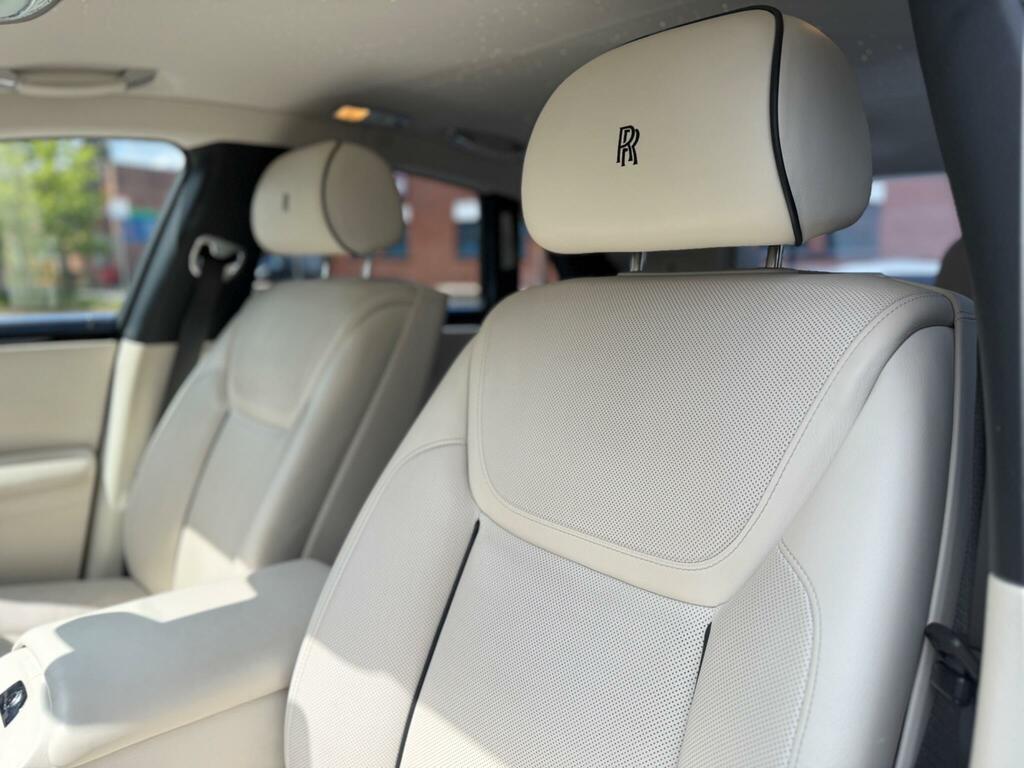 Rolls-Royce Ghost Silver Badge Silver #44